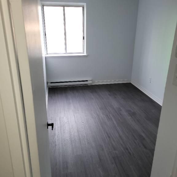 Très Bel Appartement 4 1/2 DDO à Louer - Boulevard des Sources - Photo 1