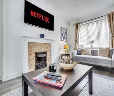 4 bedroom detached house to rent - Photo 3