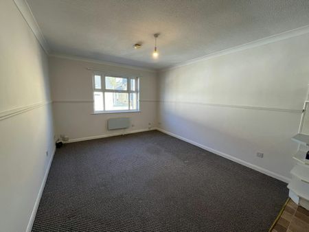 Flat to rent on - Photo 2