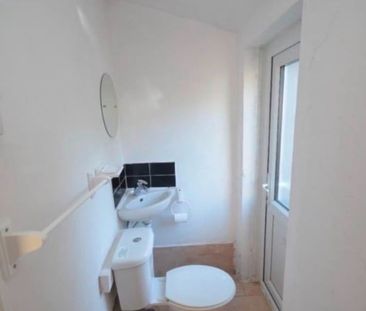4 Bed Semi-Detached House, Bellenden Road, SE15 - Photo 6