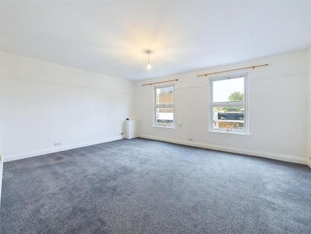 3 bedroom apartment to rent - Photo 4