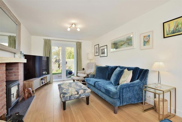 4 bedroom detached house to rent - Photo 1