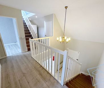 MAISON VOISINS LE BRETONNEUX - 8 pièce(s) - 182.56 m2 - Photo 4