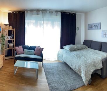 BEAU STUDIO MEUBLE AVEC BALCON - Photo 2