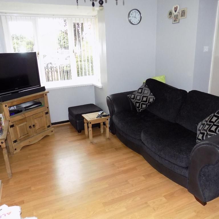 2 bedroom semi-detached house to rent - Photo 1