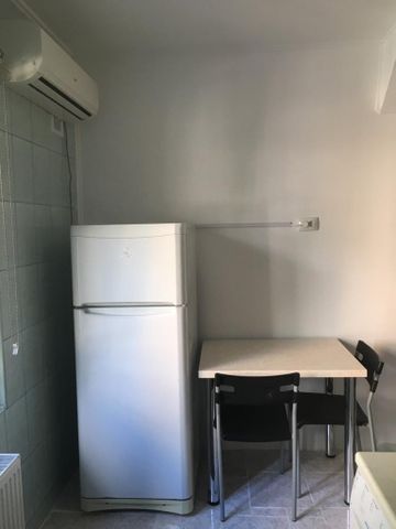 Garsonieră de închiriat, 33 mp, decomandată, zona Bld Chisinau - Fotografie 4