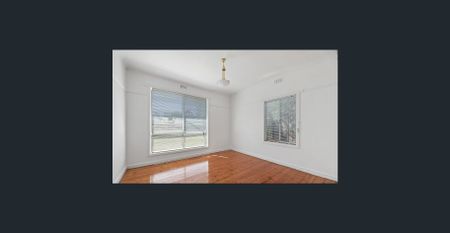 Charming 2-Bedroom Home in a Convenient Moe Location - Photo 3