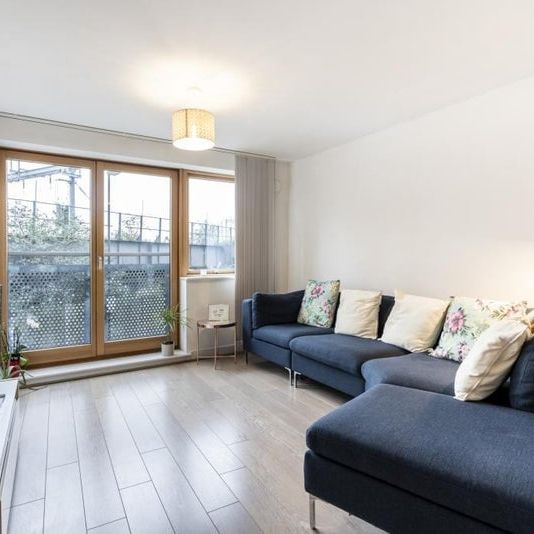 2 Bed Flat, Meath Crescent, E2 - Photo 1