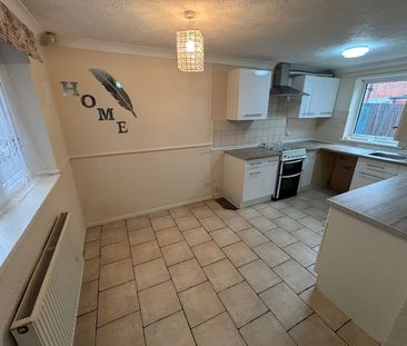 3 bedroom terraced house to rent - Photo 5