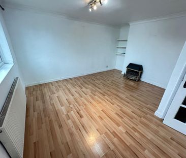 2 bedroom maisonette to rent - Photo 2