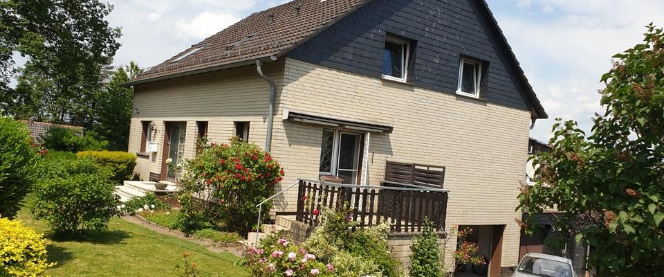 3 Zimmer 80 qm Dachgeschosswohnung und Garage 600 Euro Kaltmiete - Photo 1