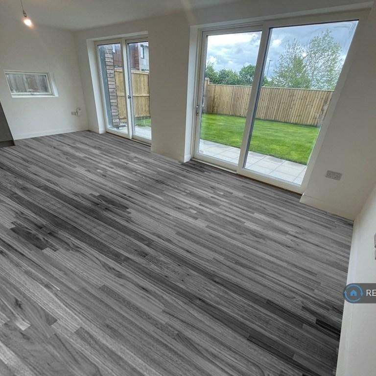 4 bedroom semi-detached house to rent - Photo 1