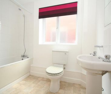 2 bedroom semi-detached house to rent - Photo 5