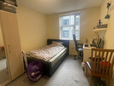 8 Bedroom Shared Flat - Photo 4