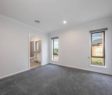 Brand New Family Home - Photo 2