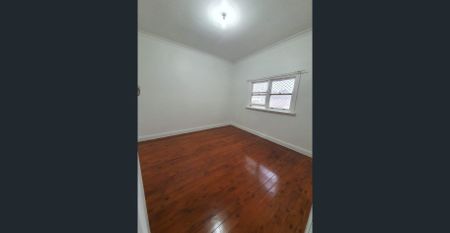 Spacious Family Home in a Convenient Location - Photo 3