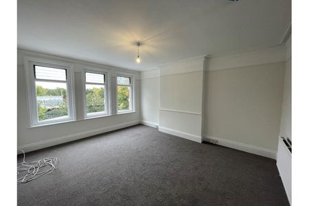 4 bedroom flat to rent - Photo 4