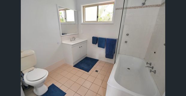 Cozy & Comfortable Townhouse - Photo 1