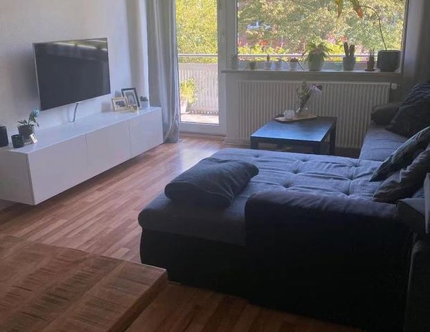 Möbilierte 2,5-Zi.-Whg. mit Balkon befristet ab 23.12. - 27.03. - Photo 1