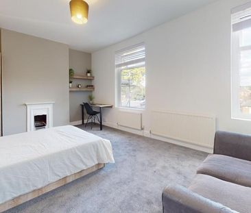 6 bedroom house to rent - Photo 1