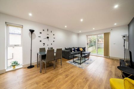 2 bedroom flat to rent - Photo 2