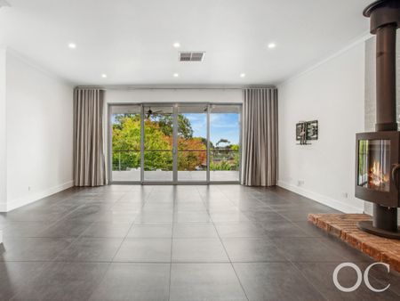 Open the Door to Elegant Living in Mitcham's Leafy Heart - Photo 5