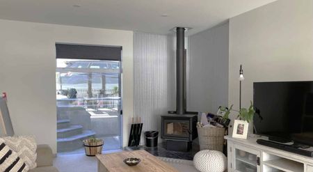 Executive Macandrew Bay Home - Photo 5