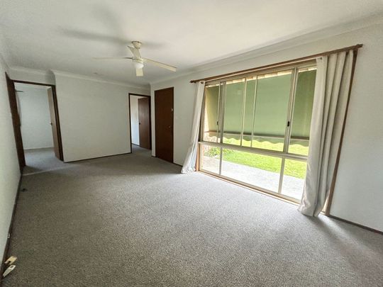 3 Bedroom Home - Rent includes water usage - Photo 1