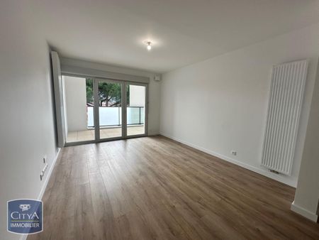 Location Appartement 3 pièces 64m² AYTRE 17440 - Photo 2