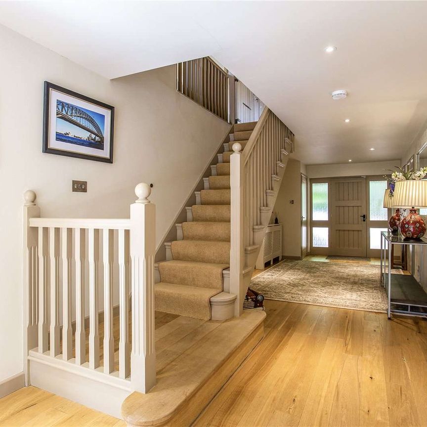 A superb family home situated on the edge of a premier village, Temple Guiting - Photo 1