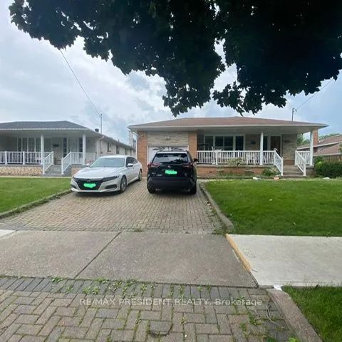 Detached Home For Lease | W9038936 - Photo 1