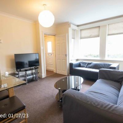 13 Ingleborough Avenue - Photo 1