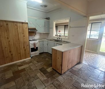 Stunning 4 Bedroom Family Home! - Photo 6