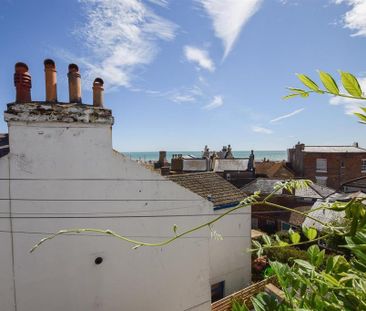 2 bedroom semi-detached house to rent - Photo 5