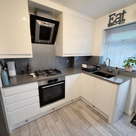 2 bedroom flat to rent - Photo 4