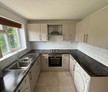 2 bedroom semi-detached house to rent - Photo 4