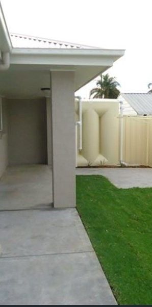 Modern 2 Bedroom Duplex - Photo 1