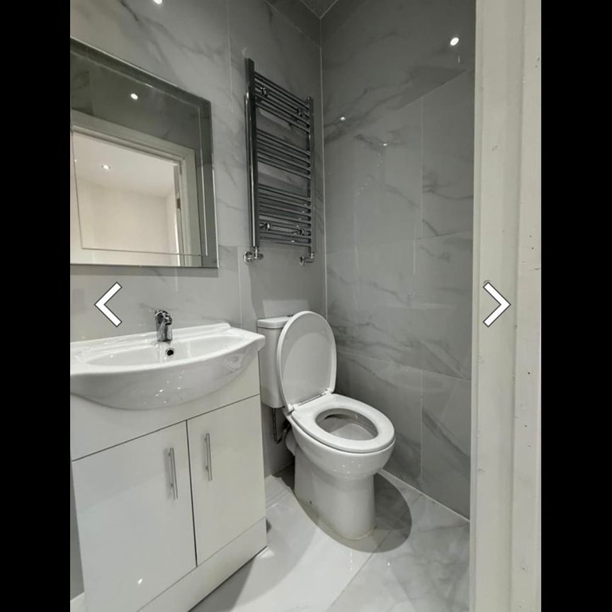 Room in a Shared Flat, Village Way East, HA2 - Photo 1