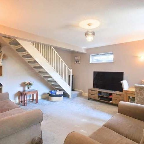 Hexham Close, Owlsmoor, Sandhurst, Berkshire, GU47 - Photo 1