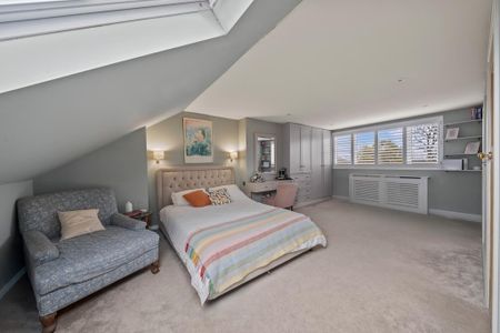 4 bedroom semi-detached house to rent - Photo 3