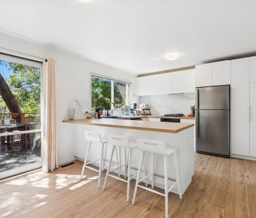 Spacious Two-Storey Unit with Study & Outdoor Entertaining - Photo 3