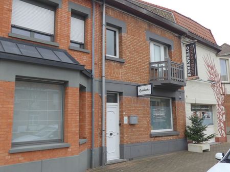 Modern ingerichte en ruime woning met garage en tuin - Photo 5