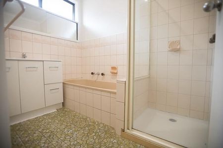 2/336 Gaffney Street, Pascoe Vale VIC 3044 - Photo 5