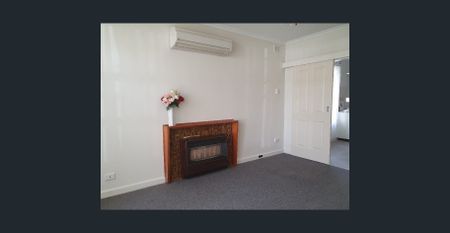 A NEAT & TIDY 3 BEDROOM HOME PLUS Rumpus / Studio Room work from home - Photo 5