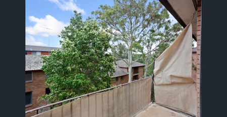 Conveniently Located Modern Apartment - Photo 3