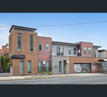 2/1 Gumbri Place, Brunswick, Vic 3056 - Photo 4