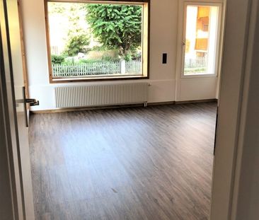Grosse 2.5-Zimmer Wohnung mitten im Dorf - Photo 1