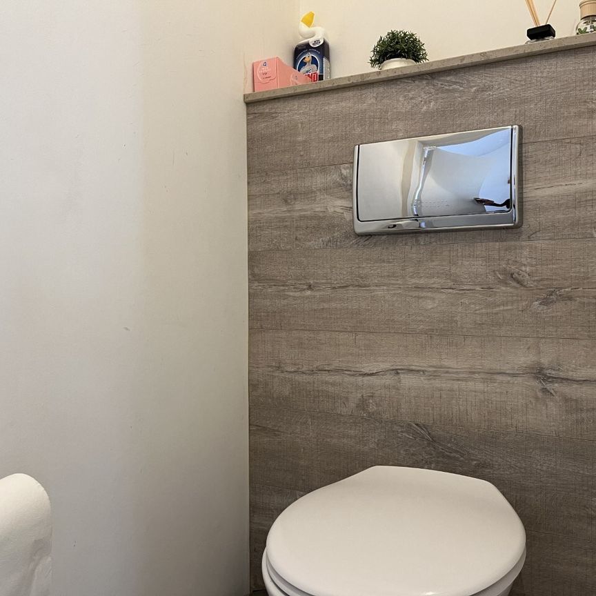 Centraal gelegen appartement met twee slaapkamers. - Foto 1