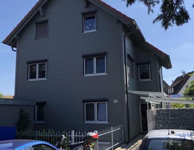 Schönes WG-Zimmer in 4,5-Zi.-Wohnung für Berufstätige & Pendler - Photo 1