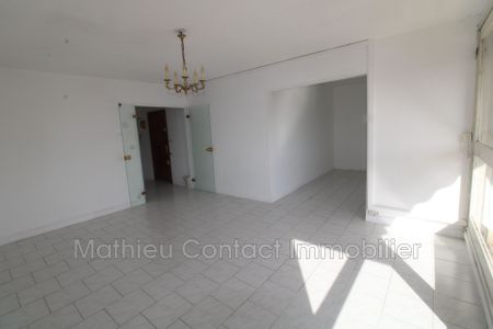 7 collines, Location appartement 3 pièces 82 m² - Photo 2